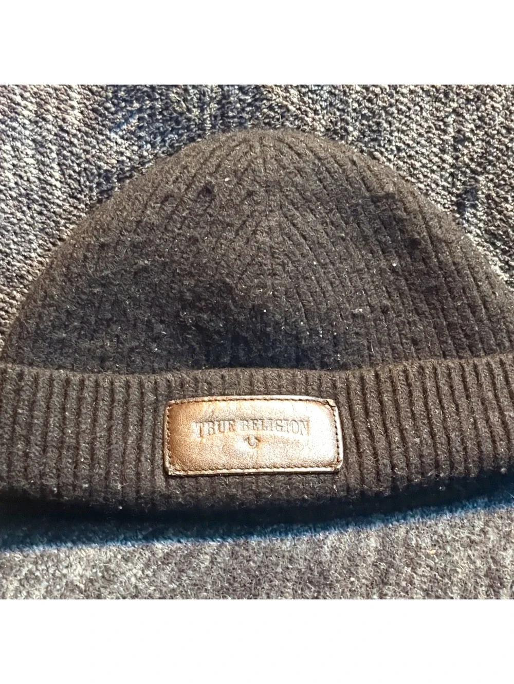 True Religion Mens Cashmere Lambswool Beanie Black Ribbed Knit Leather Patch